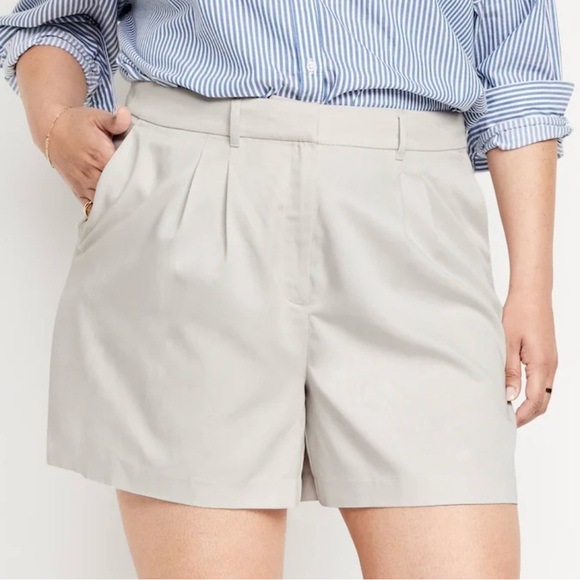 Old Navy Women’s Silver Gray Extra High-Waisted Taylor Trouser Shorts- Large NWT - Picture 1 of 9